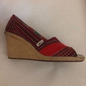 Tom’s Red Multicolor Wedges Peep Toe Espadrilles 8